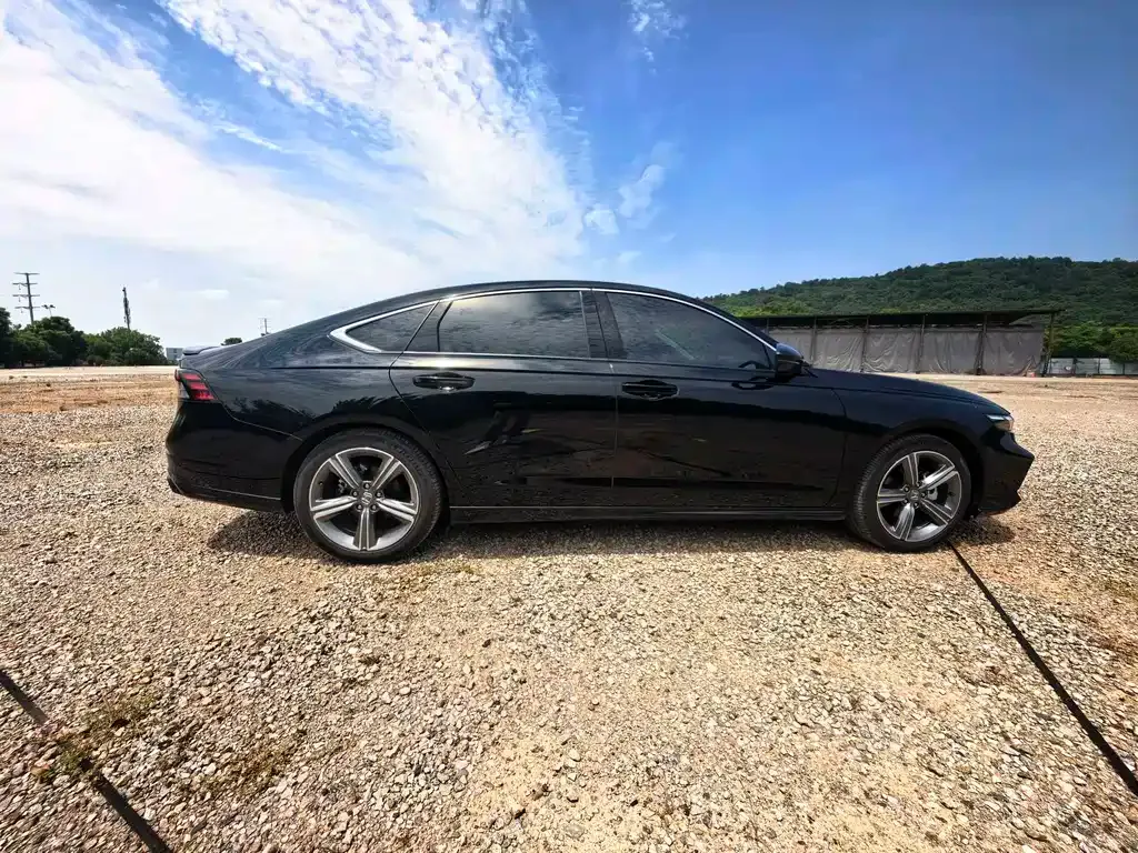 Honda Accord — фото 8