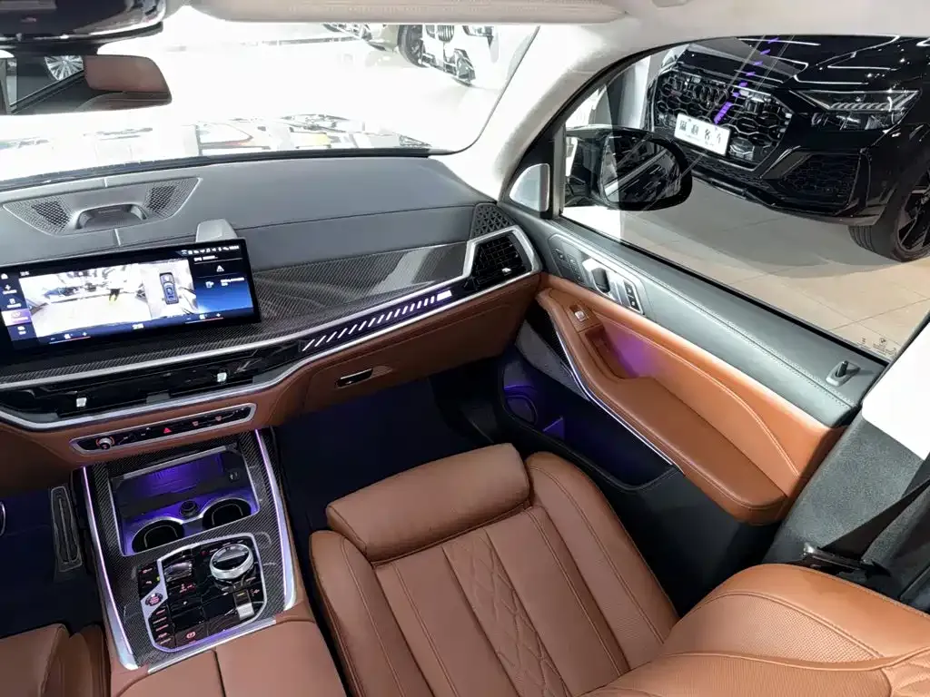BMW X7 M60i — фото 3