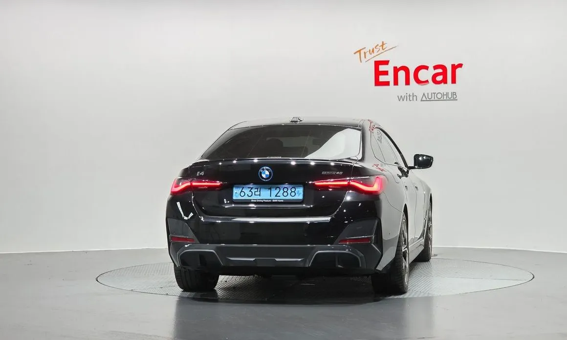 BMW i4 — фото 3