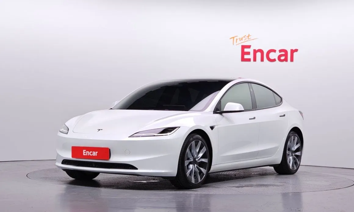 Tesla Model 3 — фото 1