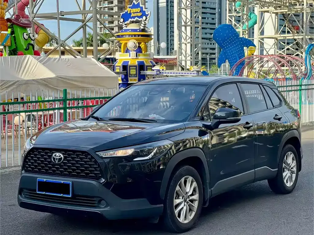 Toyota Corolla Cross — фото 1