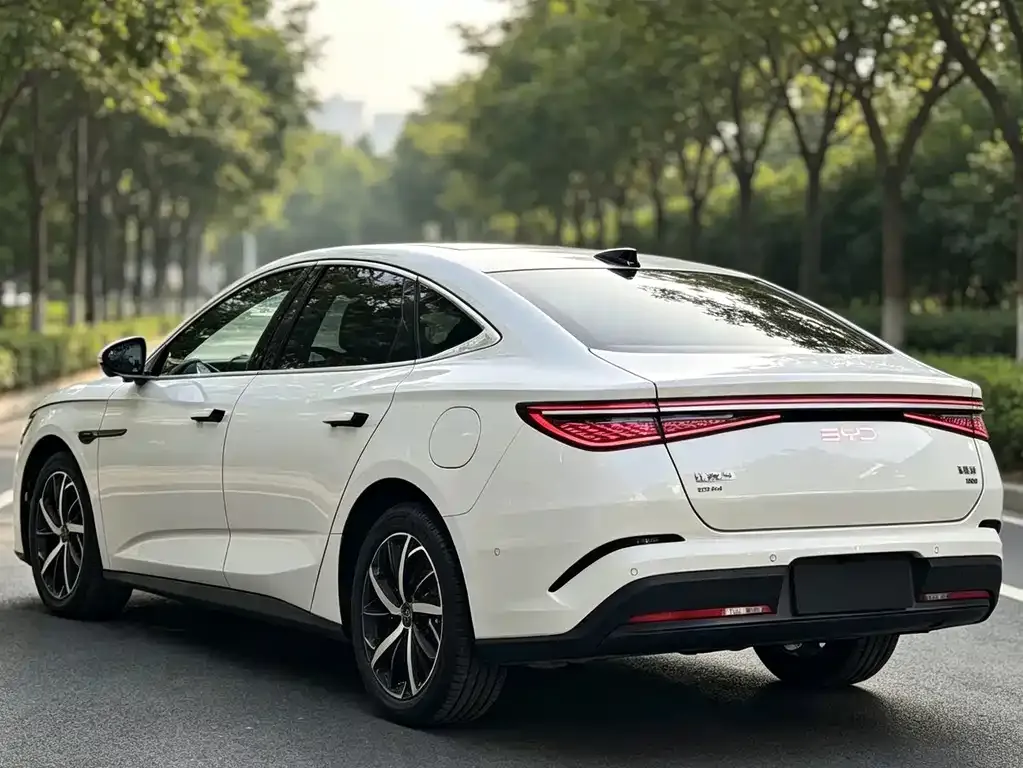 BYD Seal 07 DM-i — фото 3
