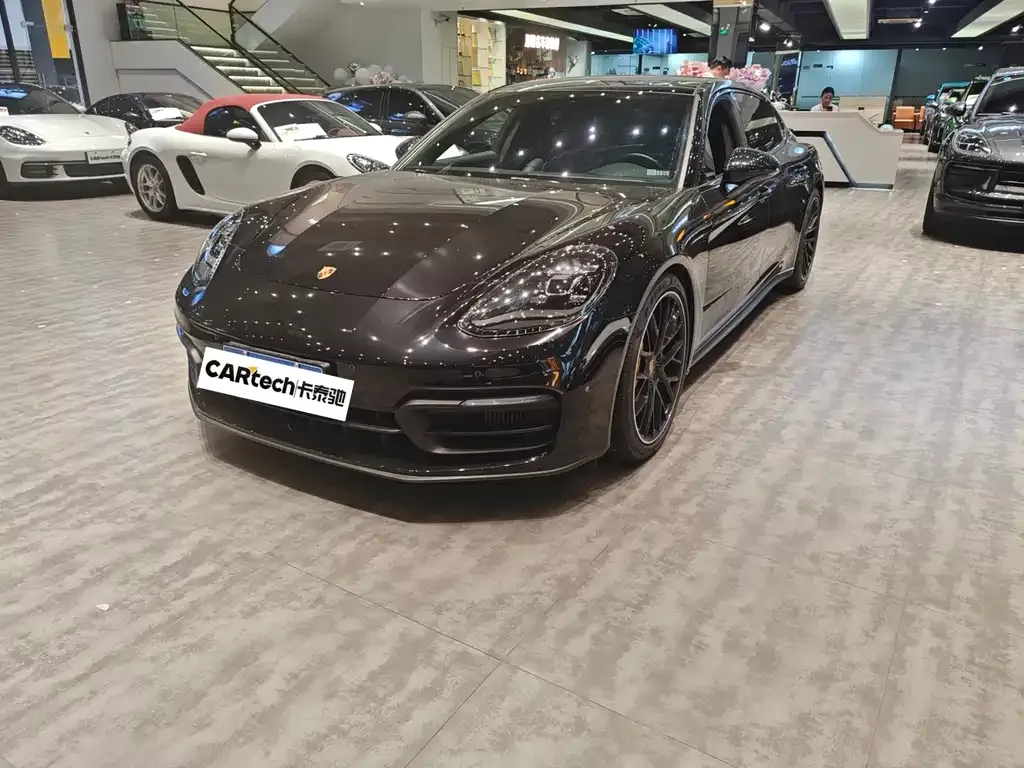 Porsche Panamera — фото 1