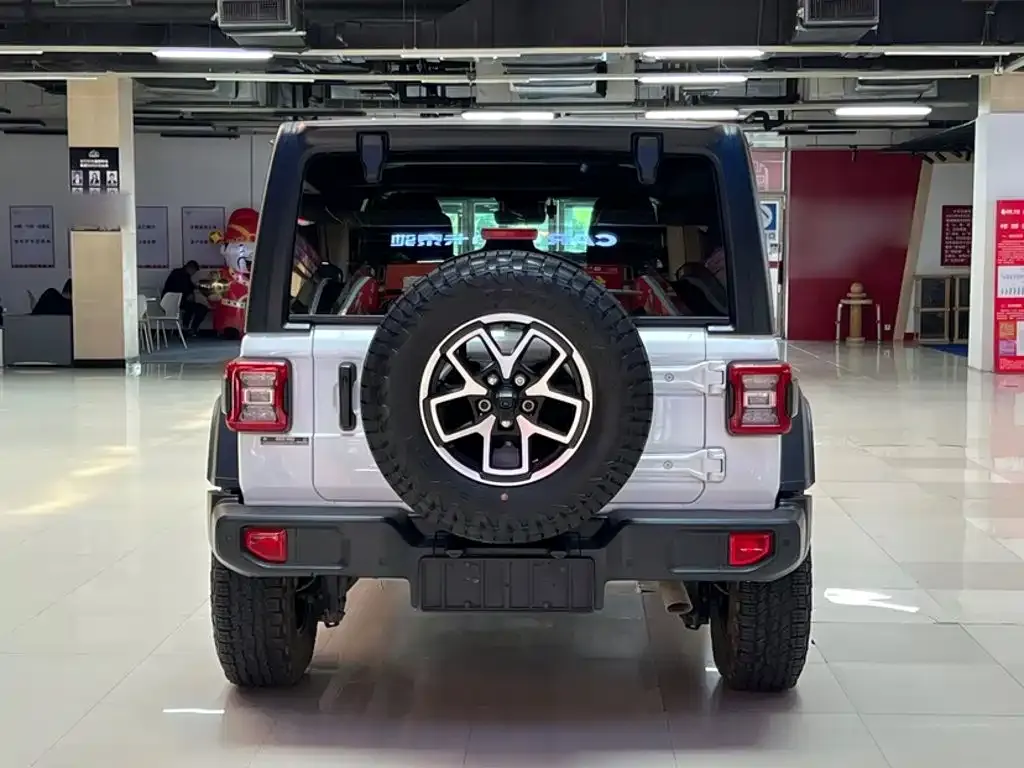 Jeep Wrangler — фото 3