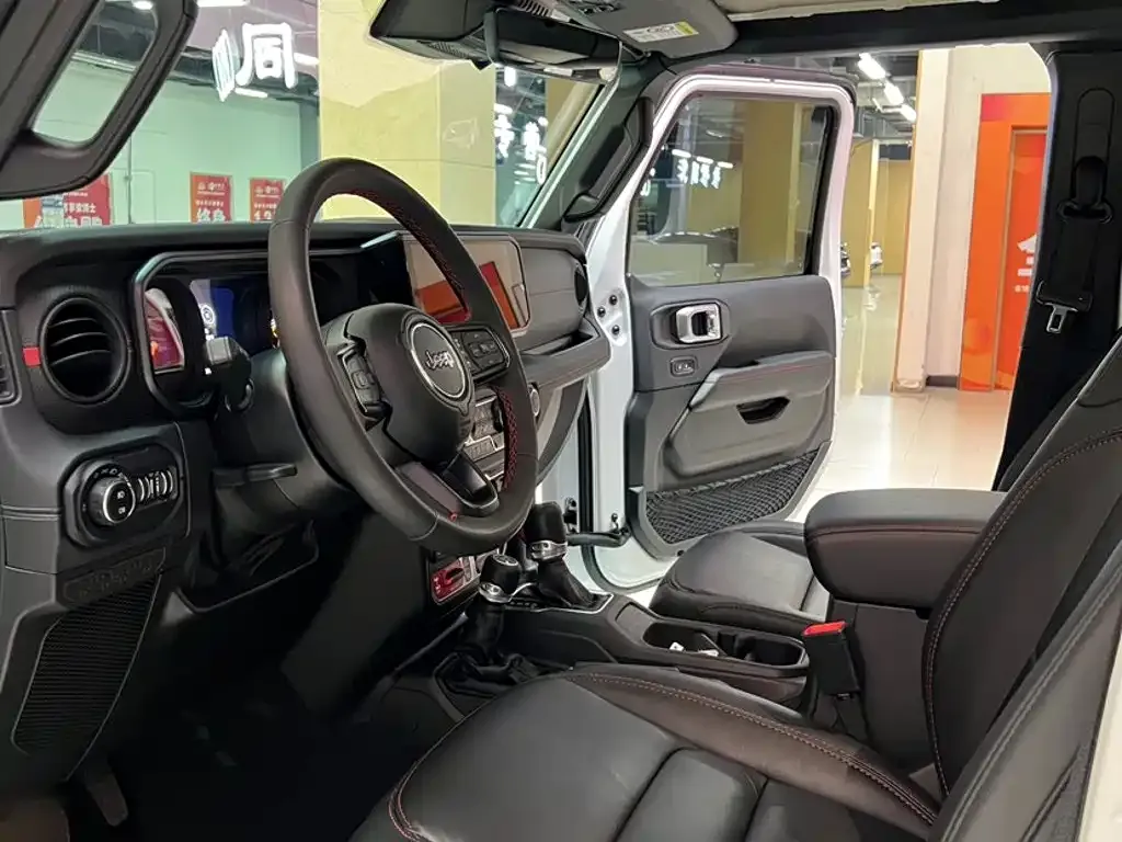 Jeep Wrangler — фото 9