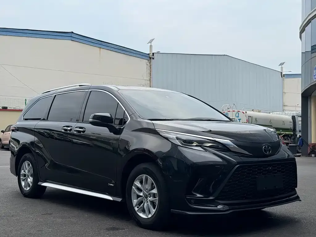 Toyota Granvia — фото 7
