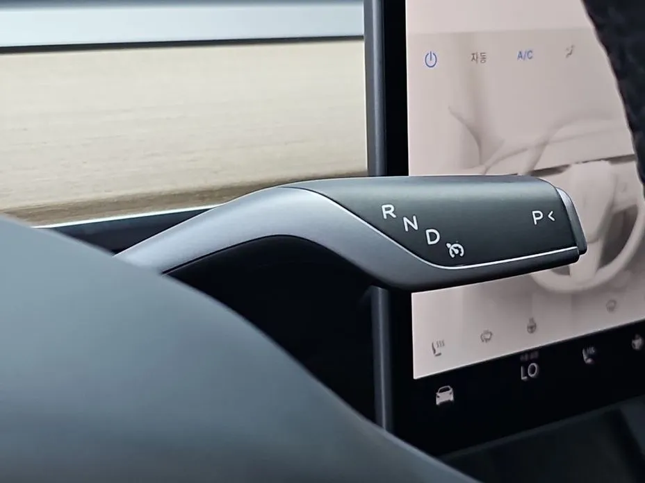 Tesla Model 3 — фото 2