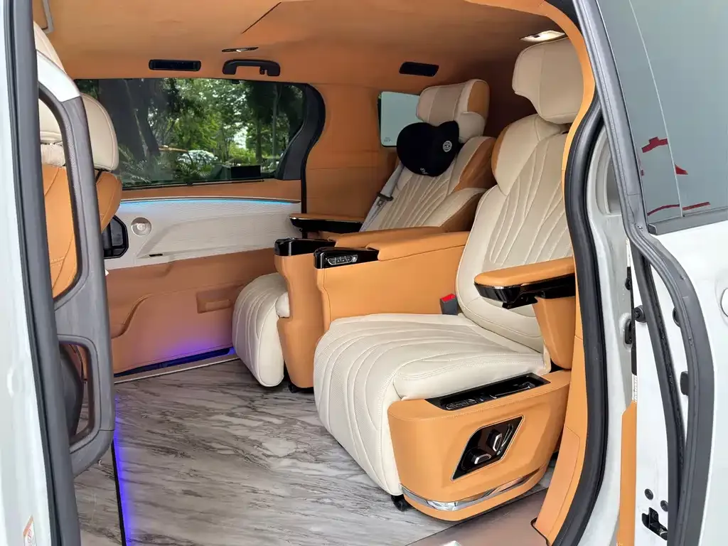Toyota Granvia — фото 3