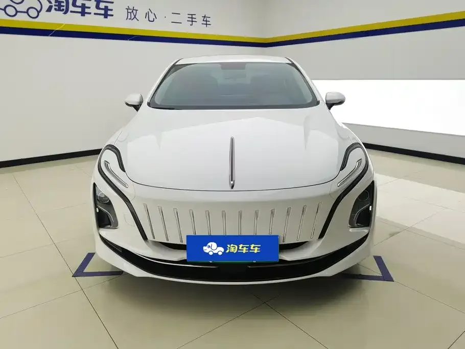 Hongqi E-QM5 — фото 4