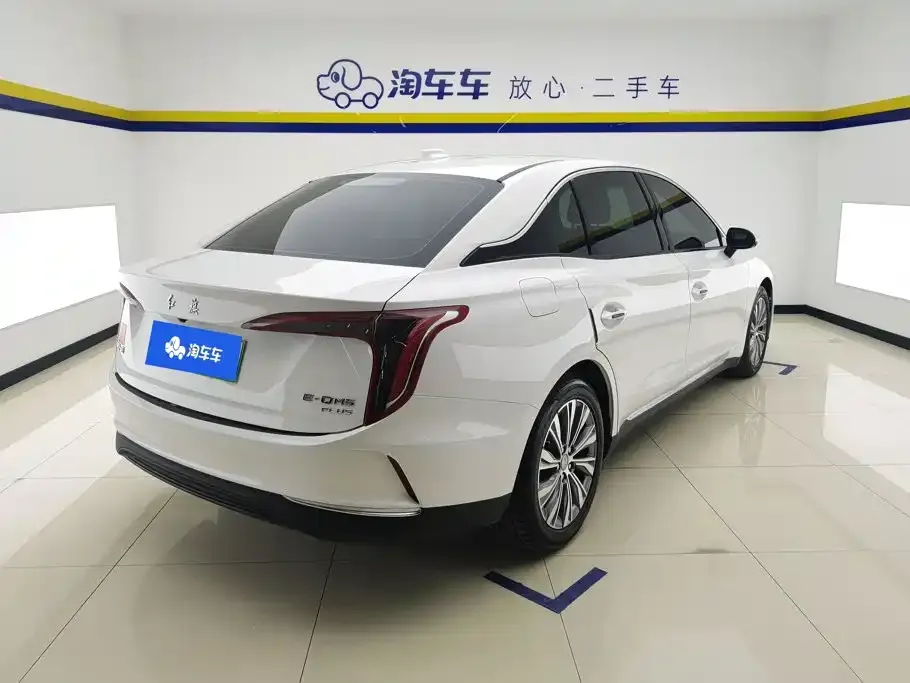 Hongqi E-QM5 — фото 2