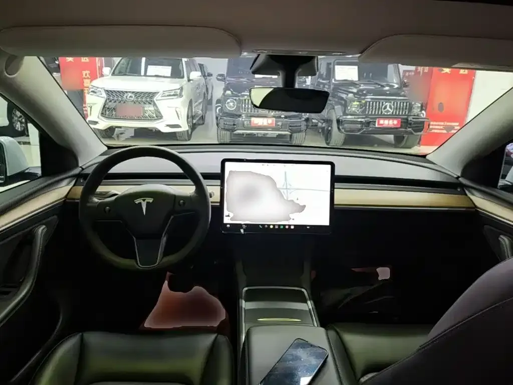 Tesla Model Y — фото 8