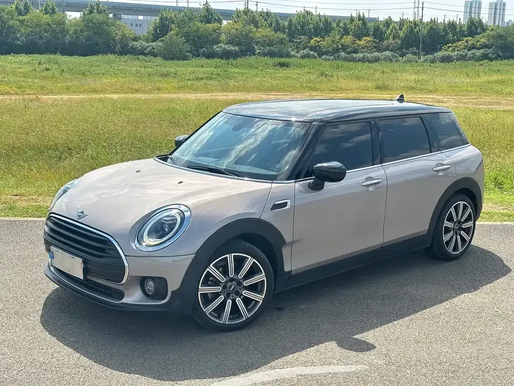 MINI Clubman — фото 1