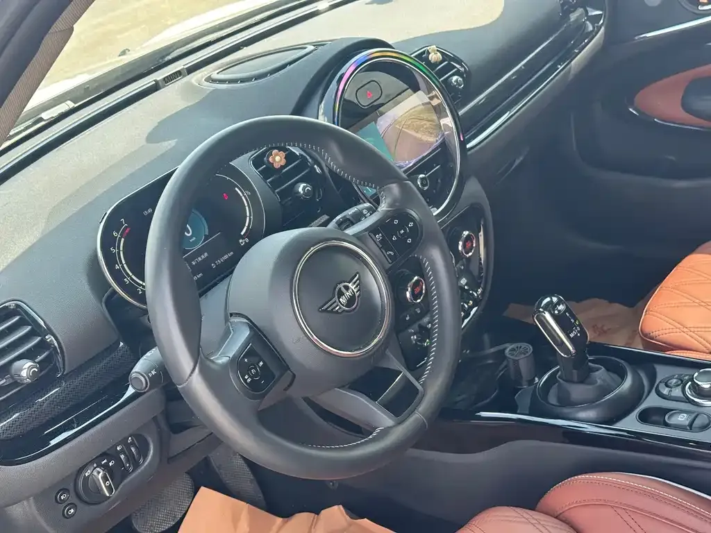 MINI Clubman — фото 4