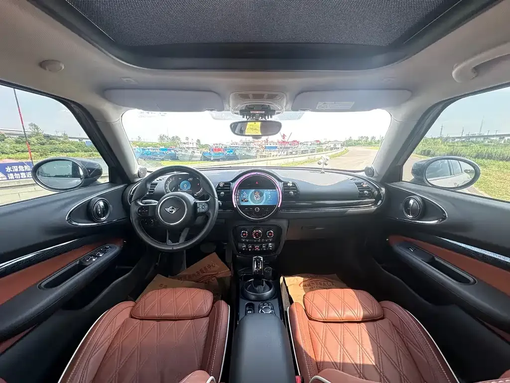 MINI Clubman — фото 3