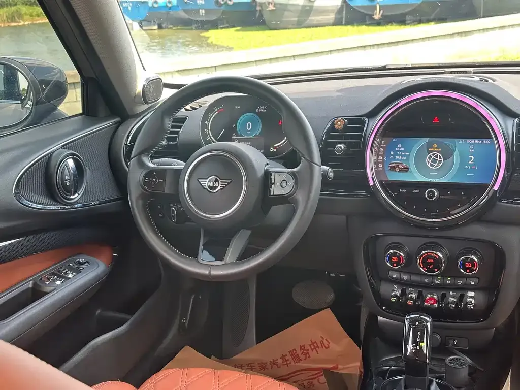 MINI Clubman — фото 2