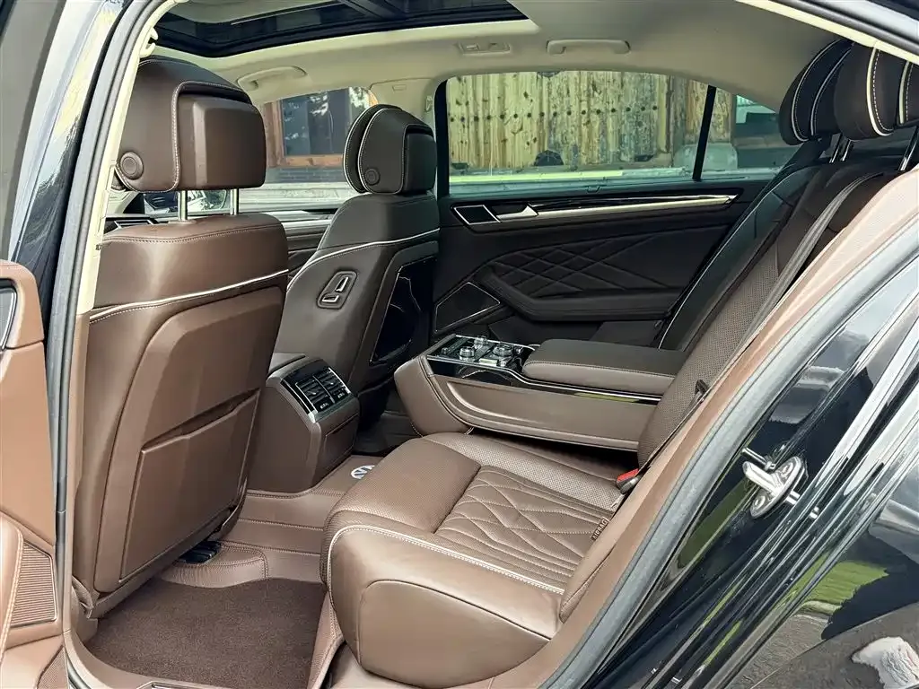 Volkswagen Phideon — фото 6