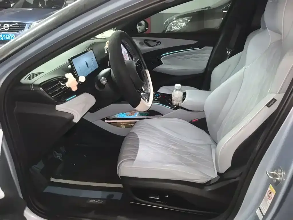 BYD Seal — фото 10
