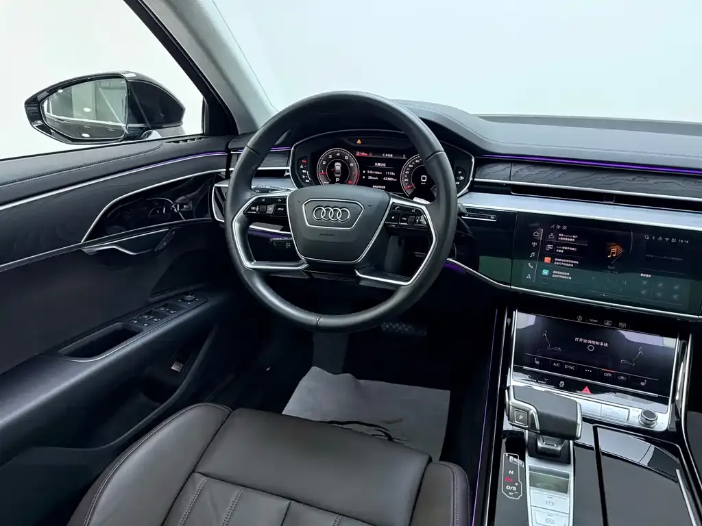 Audi A8 — фото 6