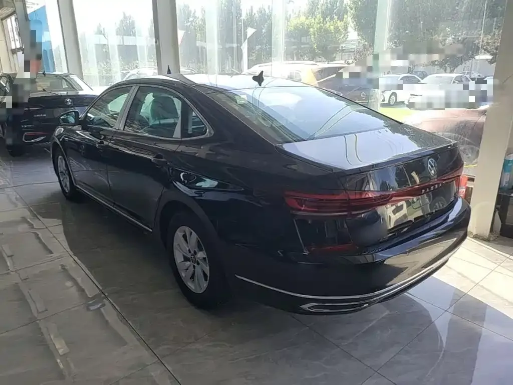 Volkswagen Passat PHEV — фото 2