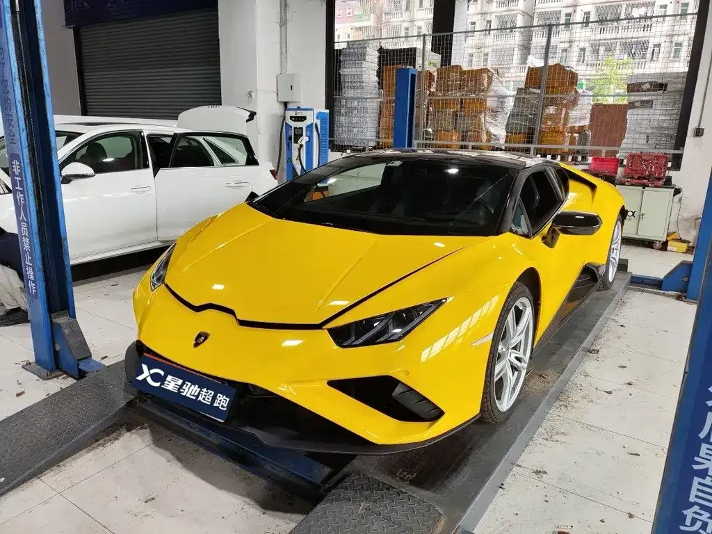 Lamborghini Huracan — фото 1