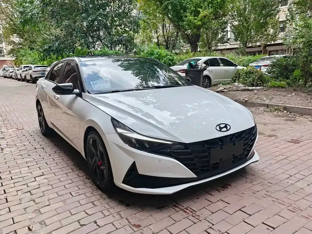 Hyundai Elantra — фото 10