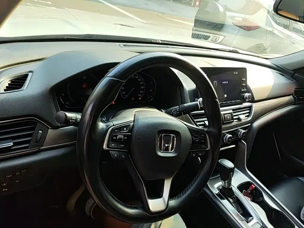 Honda Accord — фото 4