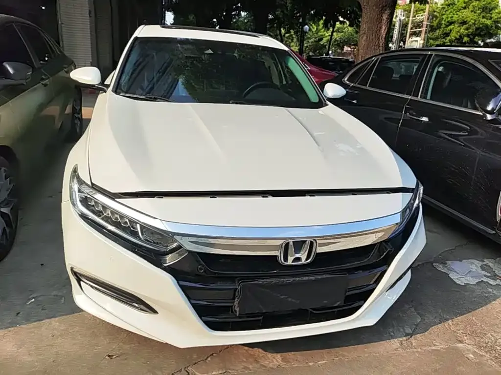 Honda Accord — фото 9