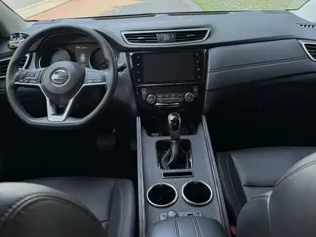 Nissan Qashqai — фото 8