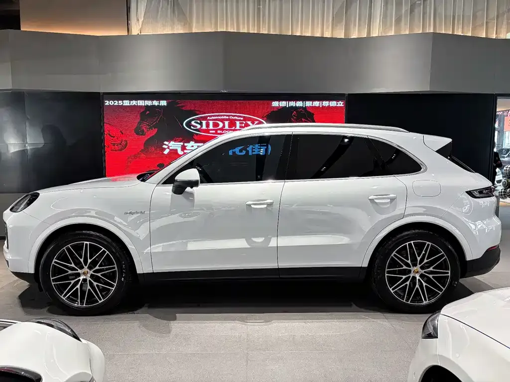 Porsche Cayenne Hybrid — фото 7