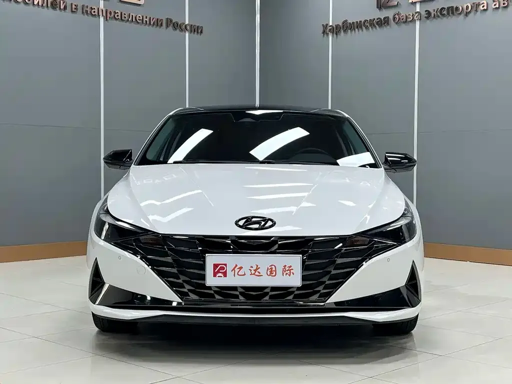 Hyundai Elantra — фото 2