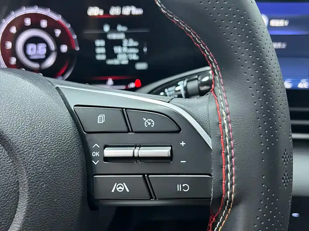 Hyundai Elantra — фото 6