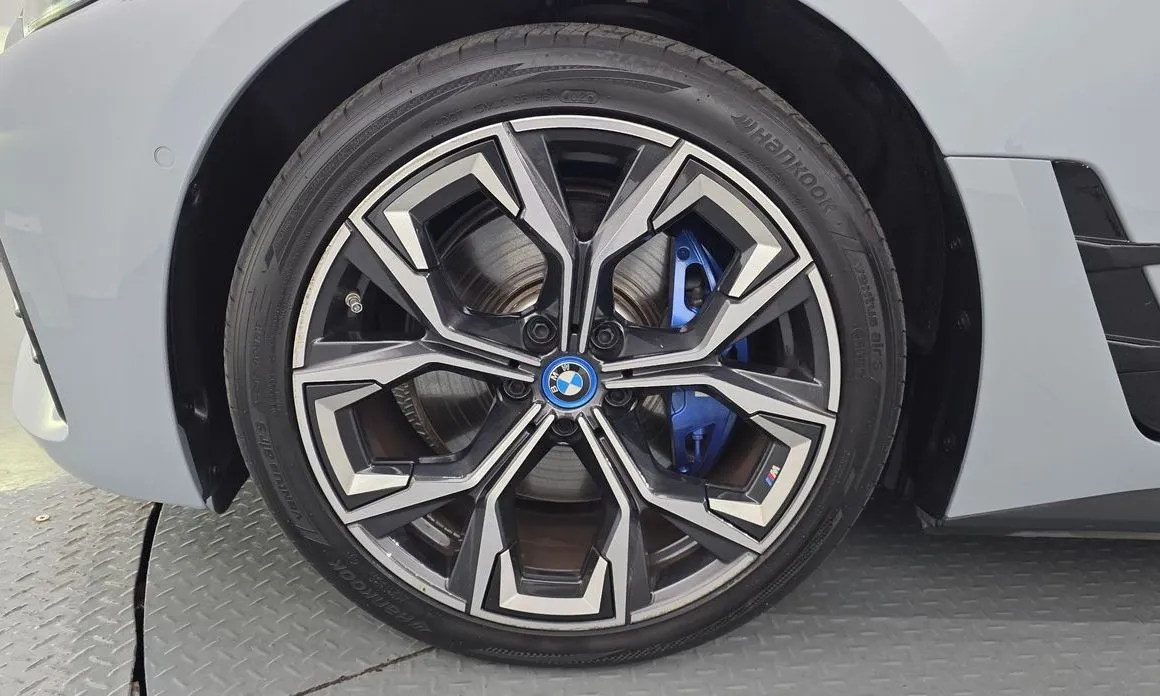 BMW i4 — фото 2