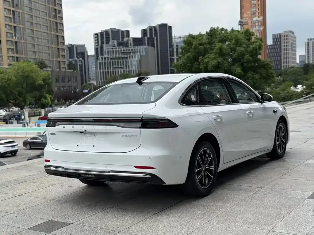 Geely Galaxy A7 EM — фото 8