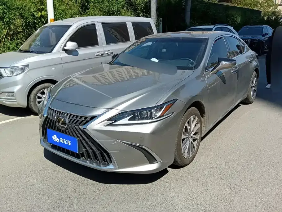 Lexus ES — фото 1