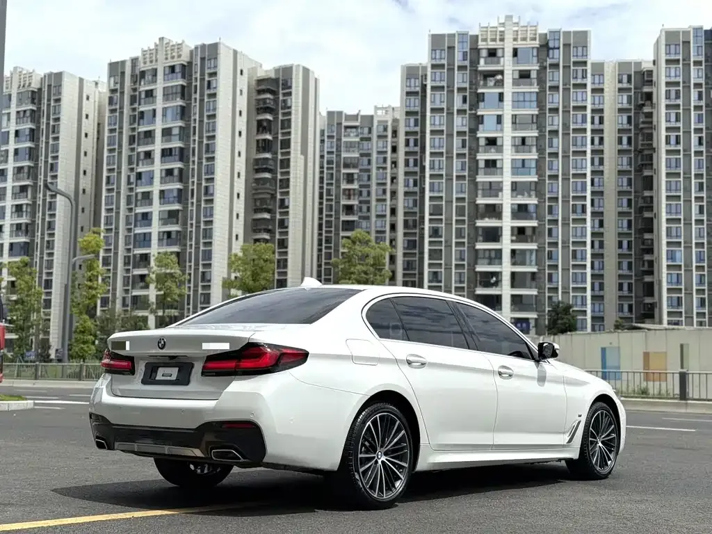 BMW 5 Series — фото 2