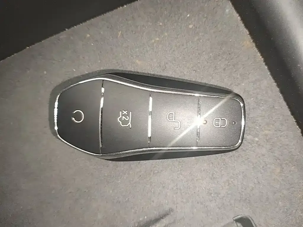 BYD Seal — фото 10