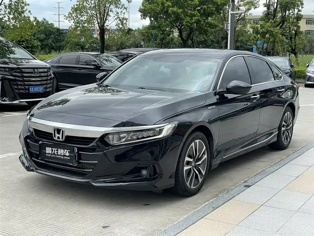 Honda Accord — фото 1