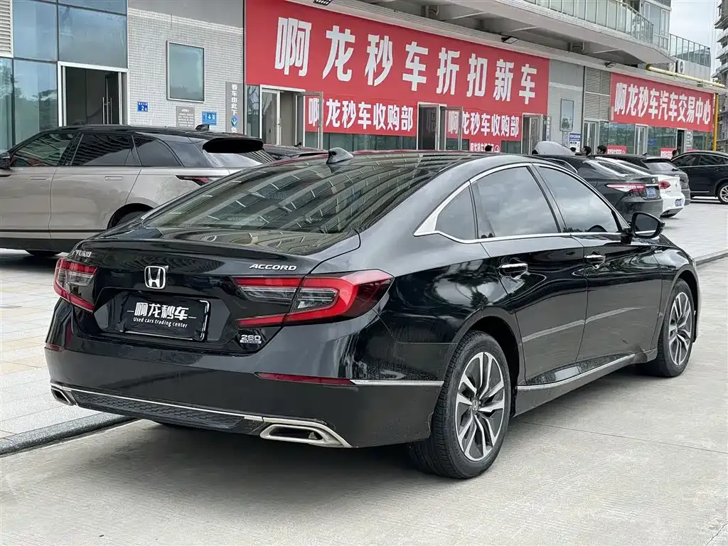 Honda Accord — фото 7