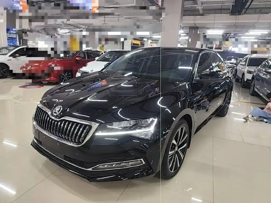 Skoda Superb — фото 1