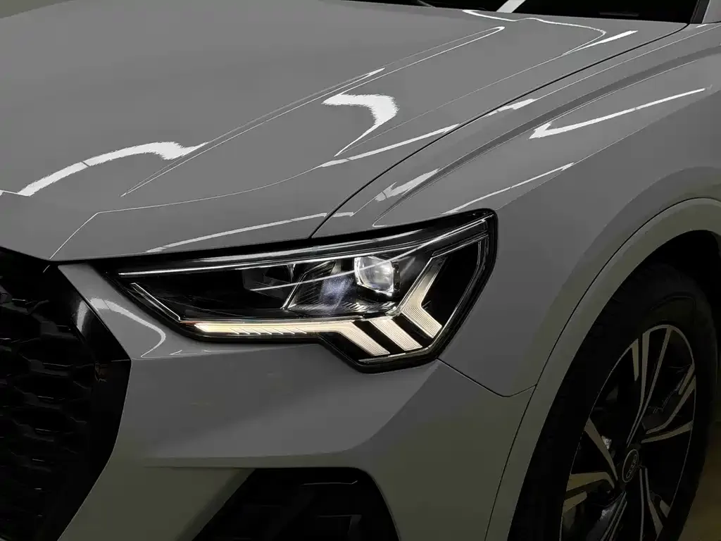 Audi Q3 Sportback — фото 9
