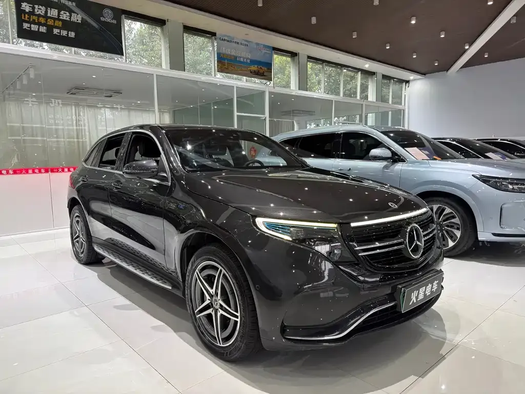 Mercedes-Benz EQC — фото 1