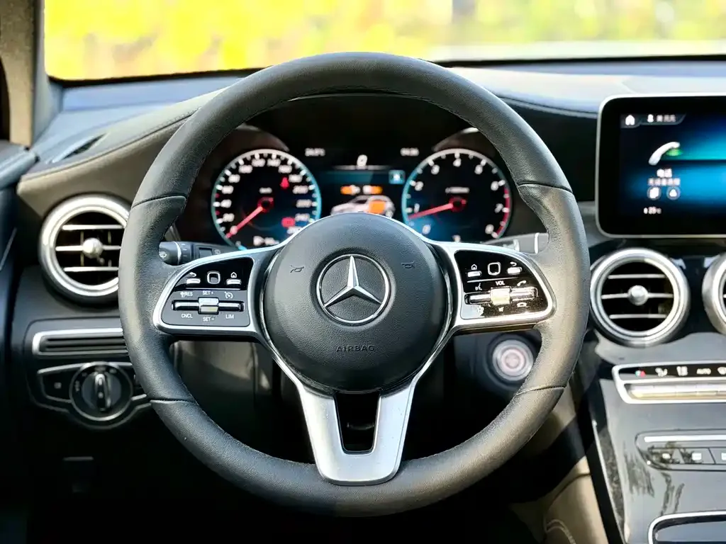 Mercedes-Benz GLC — фото 2