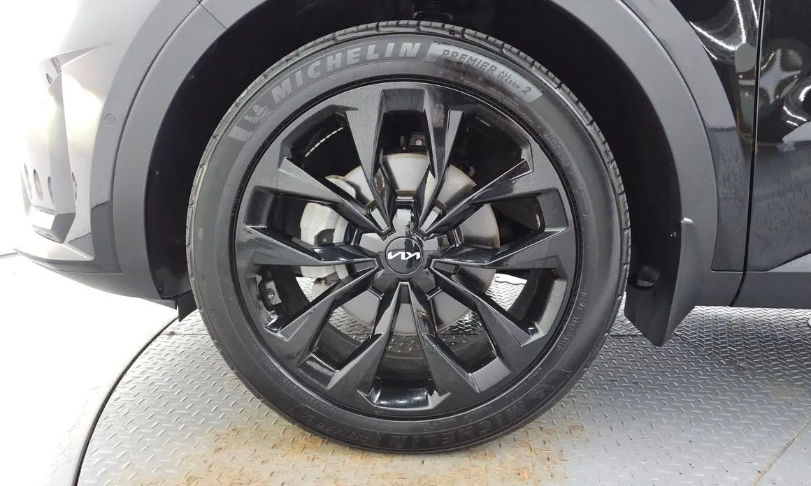 Kia Sorento — фото 9