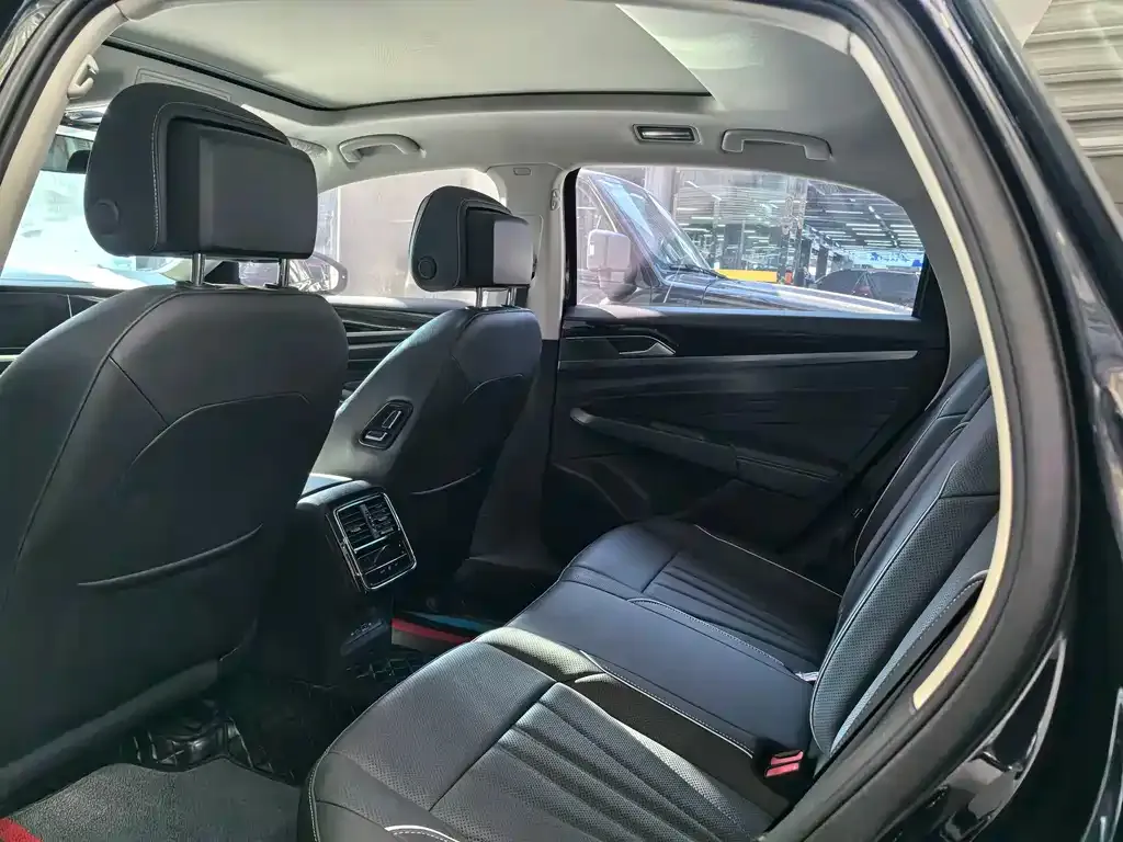 Volkswagen Passat — фото 9