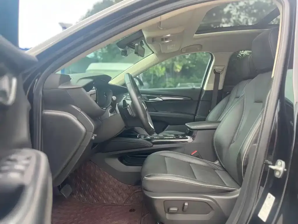 Buick Envision Plus — фото 2