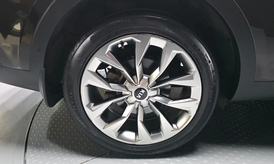 Kia Sorento — фото 8