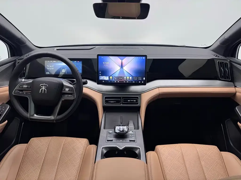 BYD L DM-i — фото 7
