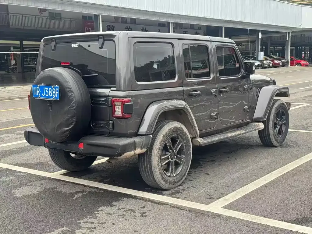 Jeep Wrangler — фото 2