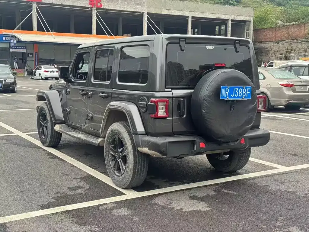 Jeep Wrangler — фото 8