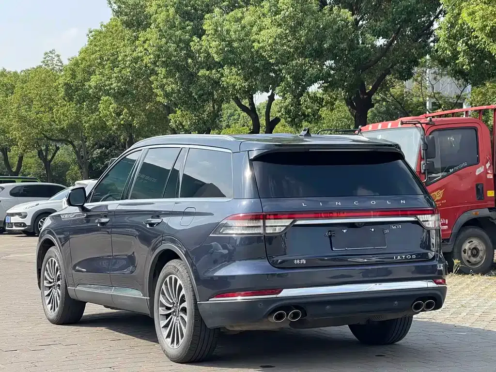 Lincoln Aviator — фото 9